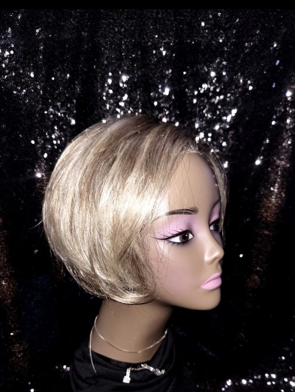 Unknown Maker- Short Blonde And Brown. Bob Wig. Lacefront With Mono Part